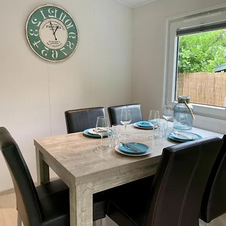 Furnished In Sint Maartenszee Semesterbostad *